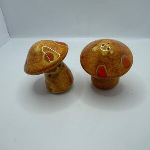 AR Craft Mushroom Salt & Pepper Shakers Columbus Ohio Ceramic Orange Vtg 3" Set